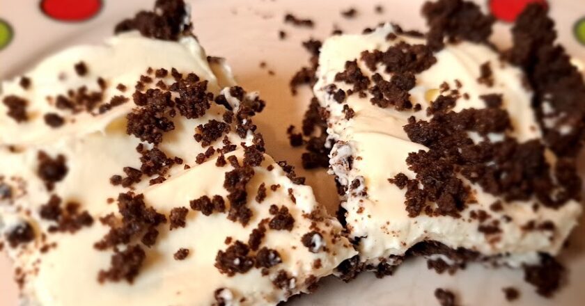 No-Bake Oreo Cheesecake Bars