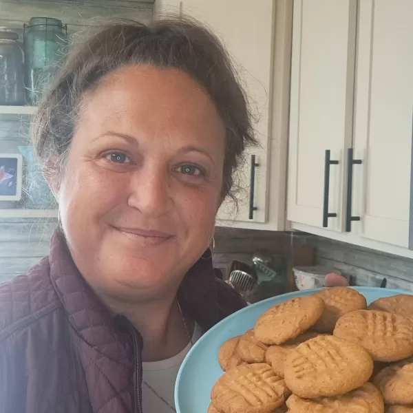 4-Ingredient Quick & Easy Peanut Butter Cookies Recipe